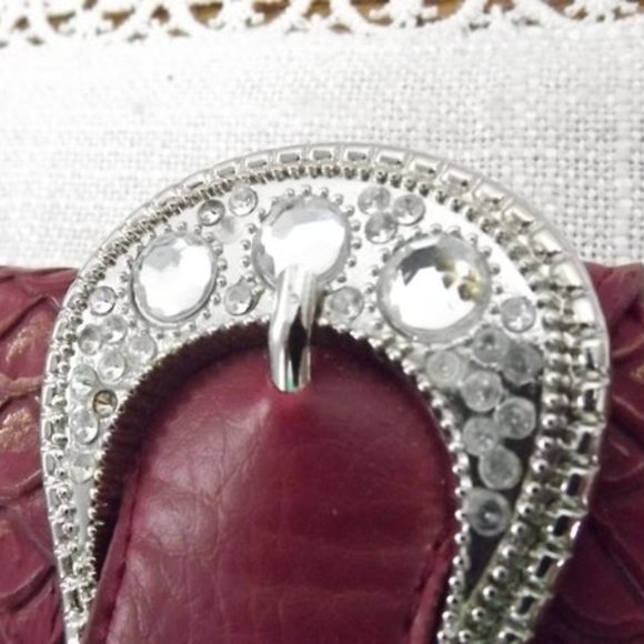 Southwestern Style Faux Leather Berry Red Wallet - Picture 4 of 7